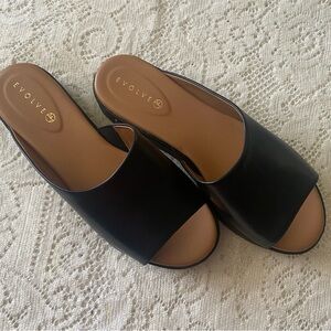 NEW Easy Spirit Evolve Black Sandal Size 8 1/2 W